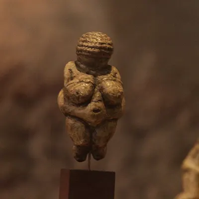 VENUS DE WILLENDORF